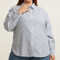 Camisa Alongada em Anarruga Listrada Curve & Plus Size Azul/Branco