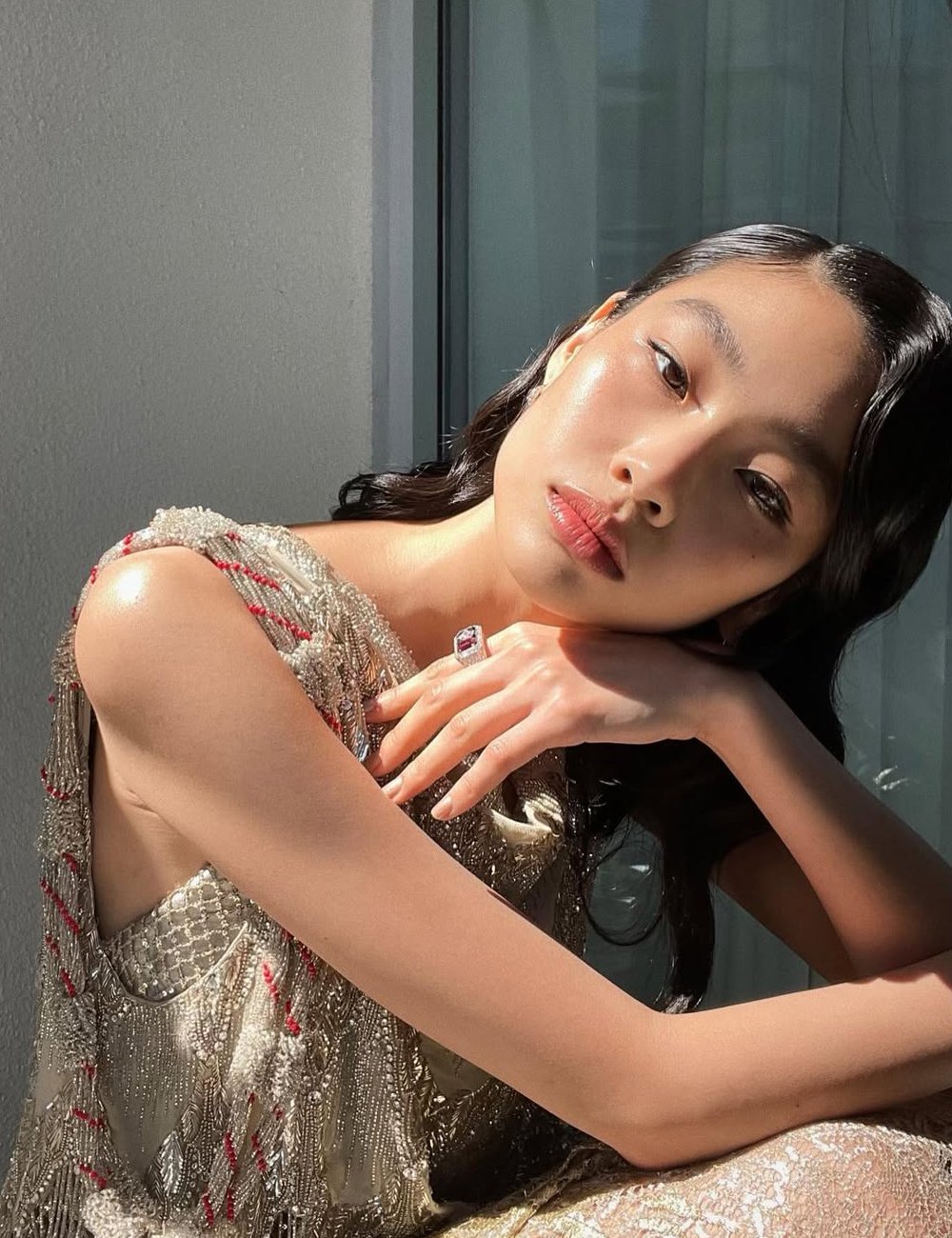 Modelo exibe pele viçosa