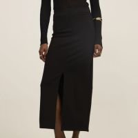 Saia New Midi em Ponto Roma com Fenda Frontal e Bolsos Embutidos Preto