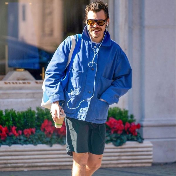Do trabalho ao street style, entenda como a chore coat se tornou tendência