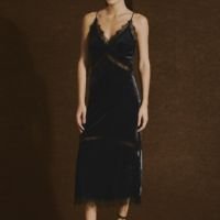 Vestido Midi em Veludo e Renda Casulo Antena Preto