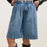 Bermuda Oversized em Jeans com Cintura Baixa Azul