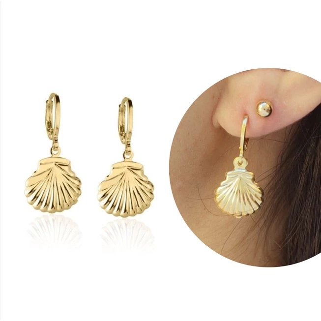 Brinco De Argolinha Com Pingente concha shell FOLHEADO OURO ANTIALERGICO