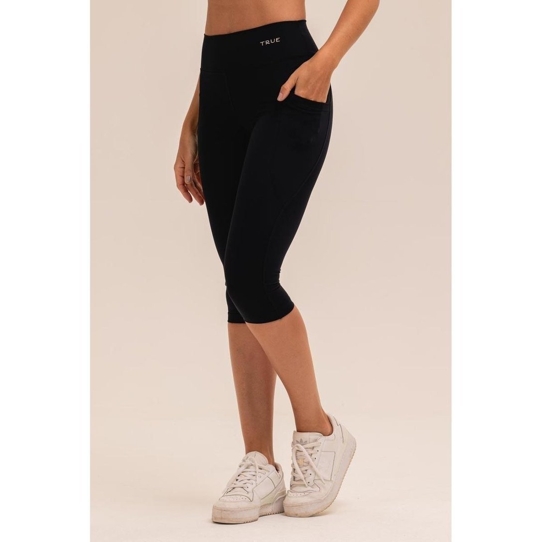 Corsário Fitness Legging Curta Capri com Bolsos True Antiodores Emana - Pre