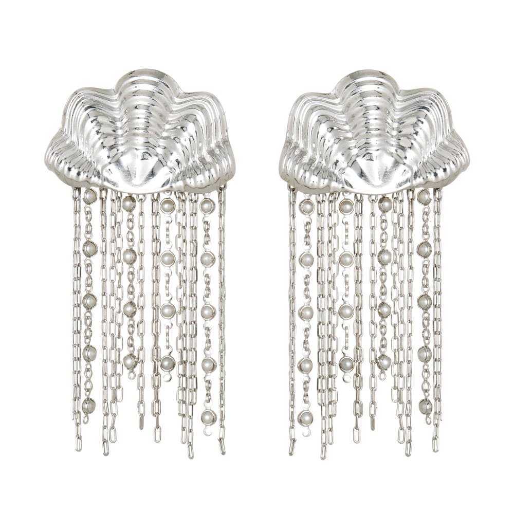 BRINCO CONCHA EM METAL FRANJAS MARE BOHO PRATA