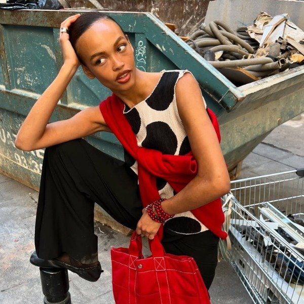 Blusa de poá: como usar a peça que as fashion girls estão amando
