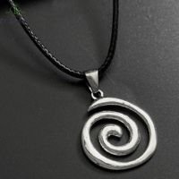EA & Moda Vintage Espiral Vórtice Pingente Mão-Tecido Corda De Couro Colar