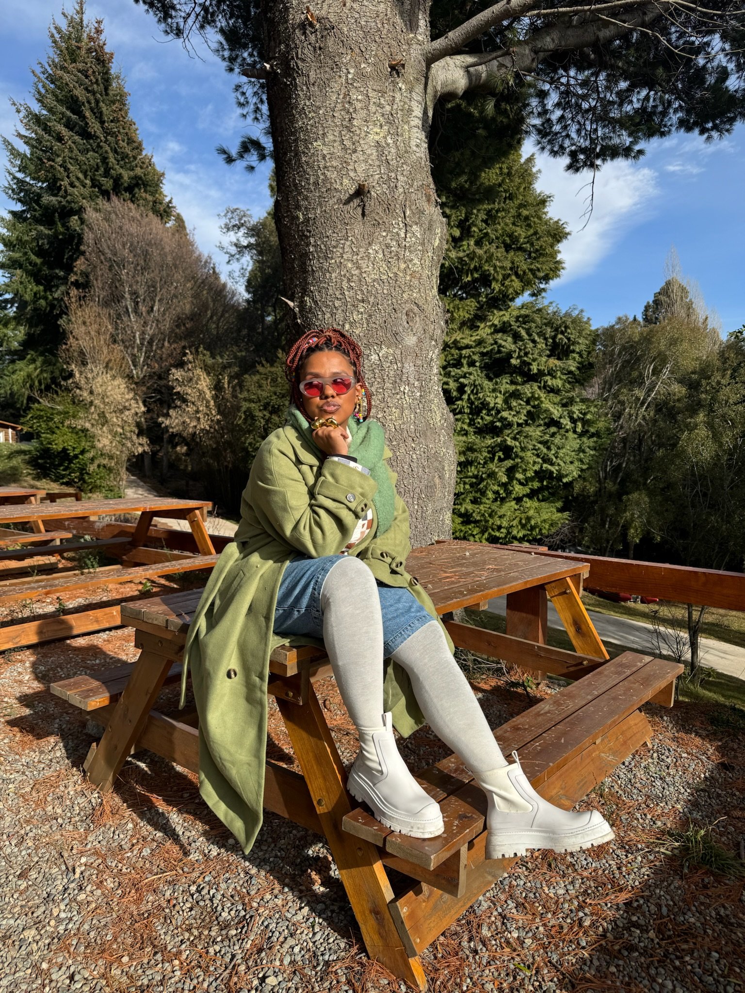 inspiração de inverno colorido, um dos looks estilosos com meia-calça térmica