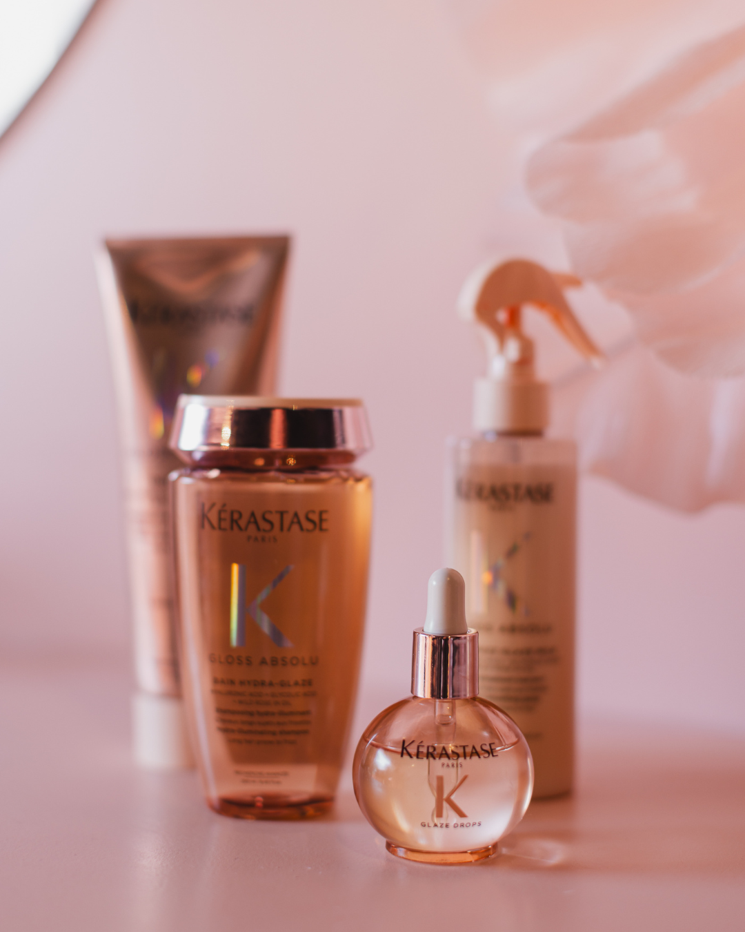 produtos da coleção Gloss Absolu da Kérastase, linha de brilho intenso para o cabelo