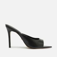 Mule Preta Couro Salto Alto Fino Bico Folha