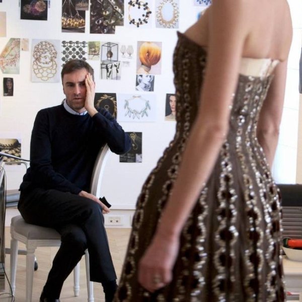 Frédéric Tcheng e os bastidores de Dior e Eu