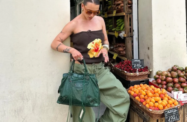 STEAL THE LOOK - TENDÊNCIAS - Não sei como te contar, mas a calça de nylon vai dominar seus looks