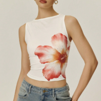 Poéselle Top com Estampa de Flor de Hibisco Poeselle, Regata Branca Estampa