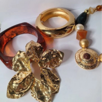 PULSEIRA BRACELETE DE RESINA BOHO (QUADRADA) MARROM