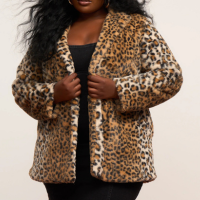 Casaco Pelo Artificial Animal Print Onça Curve & Plus Size Marrom