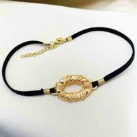 Colar Preto Boho Chic Pingente Dourado - Country