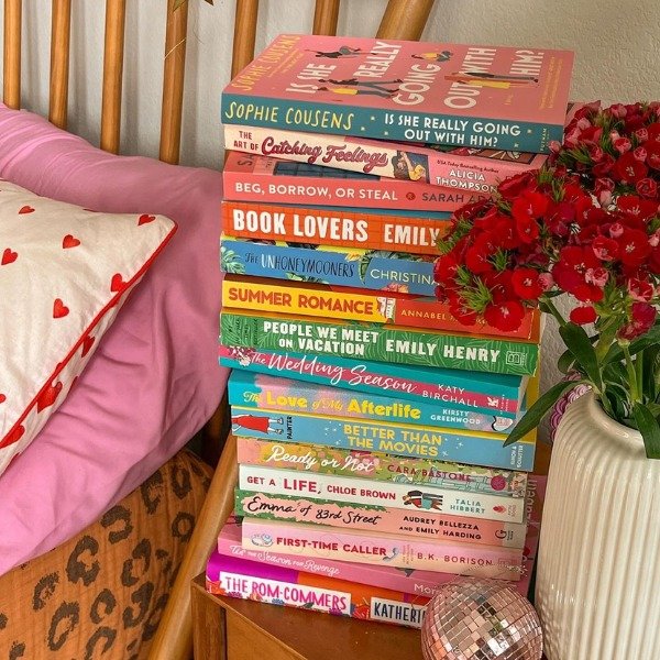 A febre dos livros de romance e fantasia com as histórias que fazem sonhar