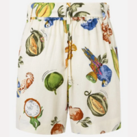 Short Curto em Viscolinho com Estampa de Frutas e Cinto Diferenciado Bege