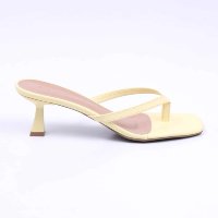 Madrid - Tamanco Feminino Chinelo De Dedo Amarelo