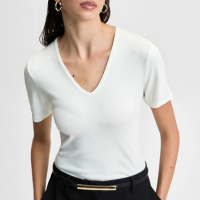 T-shirt canelada decote v off white