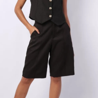 Bermuda Feminina Alfaiataria com Bolsos Preta