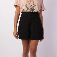 Bermuda Feminina Reta com Bolsos Cargo Preta