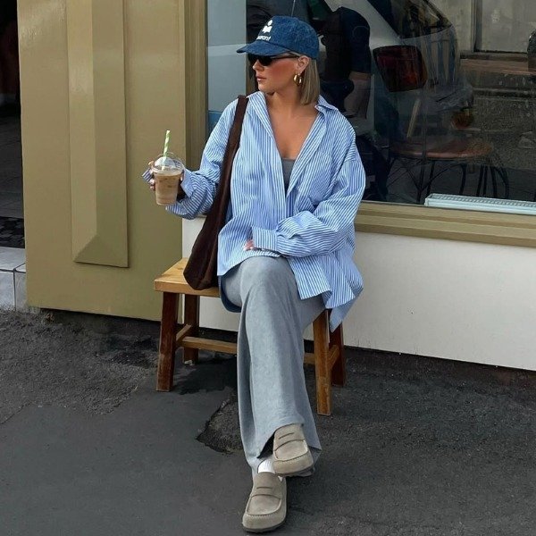 Boné e óculos de sol juntos? Sim, e aqui está como fazer dar certo