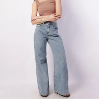 Calça Jeans Feminina Wide Leg Marmorizada com Bolsos Azul