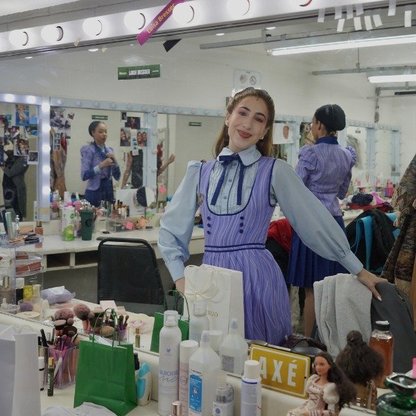 Tudo sobre a trajetória e o estilo de Luísa Bresser no musical Wicked Brasil