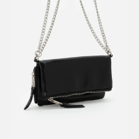 Carteira Envelope Grande com Alça em Corrente Preto