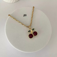 Colar Pingente Cereja Dourado