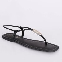 Sandália Rasteirinha Feminina com Detalhe Metal Preta