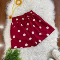 Short com bolso e com elastano estampa de bolinha Material de sega gelada