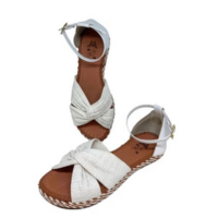 Sandália com tira cruzada (Ref. 1104)