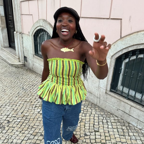 Peplum: a tendência dos anos 2010 está de cara nova em 2025