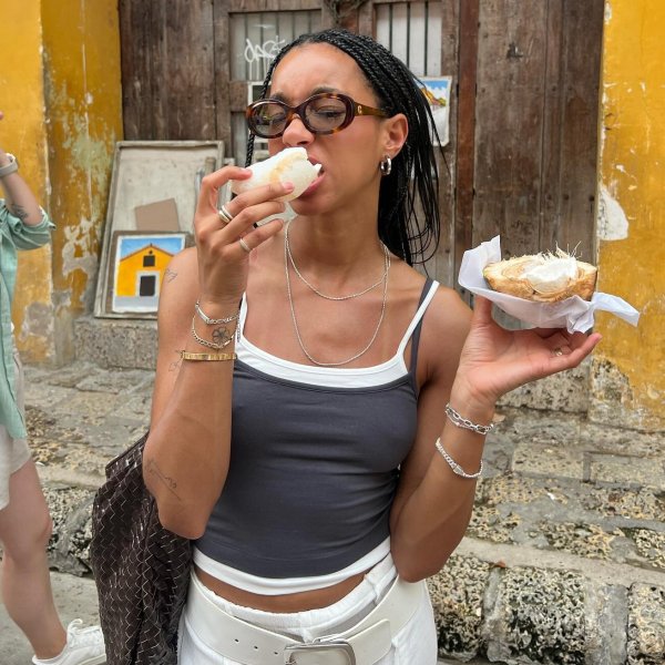 Essa tendência dos anos 2000 é o truque de styling perfeito para o verão