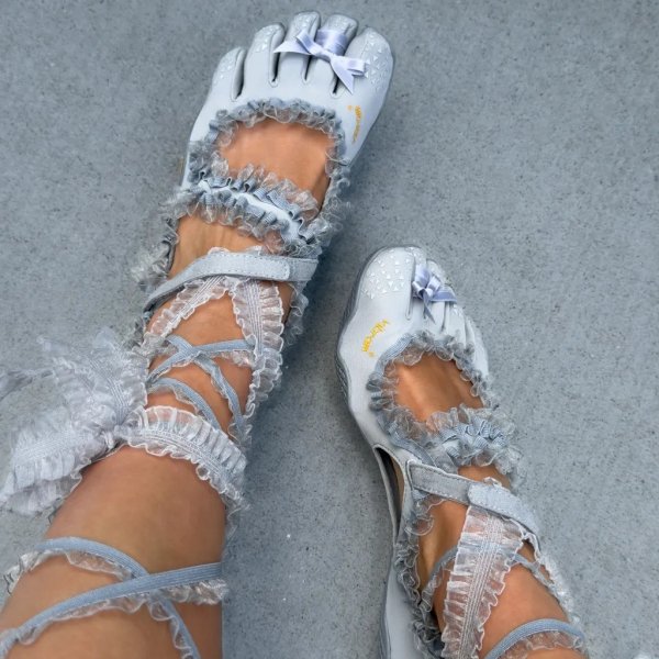 De chinelos de dedo a FiveFingers, por que a moda está obcecada por pés?