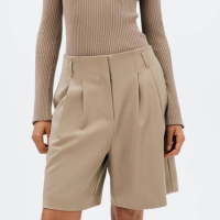 bermuda feminina reta em alfaiataria - bege