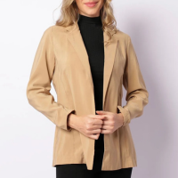 Blazer Feminino Berry & Co. Longo Viscose Decote Lapela Bege