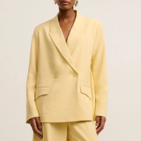 Blazer Oversized em Alfaiataria Transpassado com Bolsos Lapela Amarelo