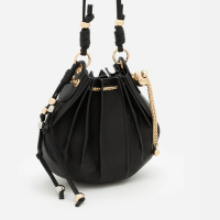 Bolsa Bucket Pequena Fechamento de Saco com Detalhes em Metal Boho Romântic