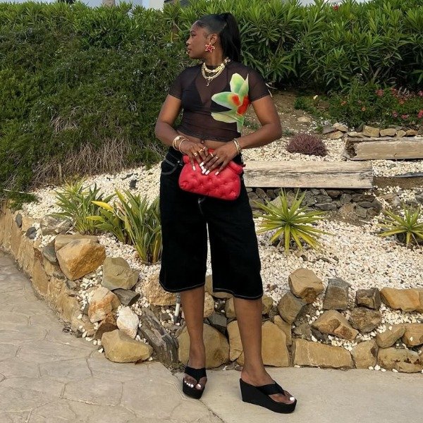 Como usar tamanco no verão 2026 e ficar muito estilosa