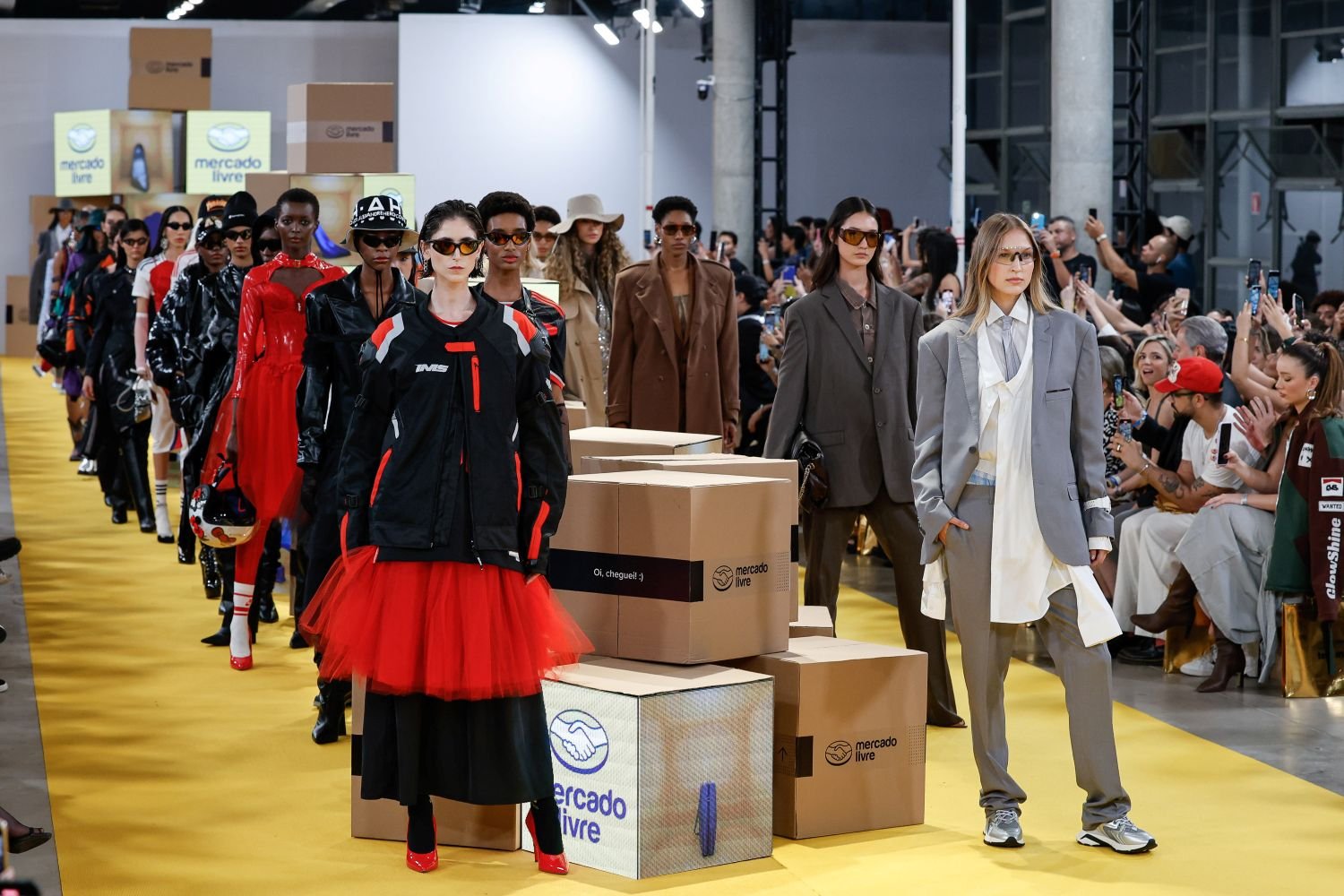 O futuro da moda brasileira em foco no desfile do Mercado Livre no SPFW