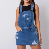 JARDINEIRA JEANS FEMININA SHORTS SAIA COM BARRA NO FIO 22441 - Jeans