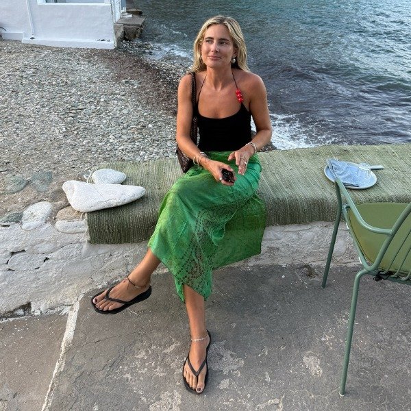 Looks com blusas frescas para copiar quando o calor bater