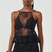 Blusa Em Renda Com Transparência E Amarração