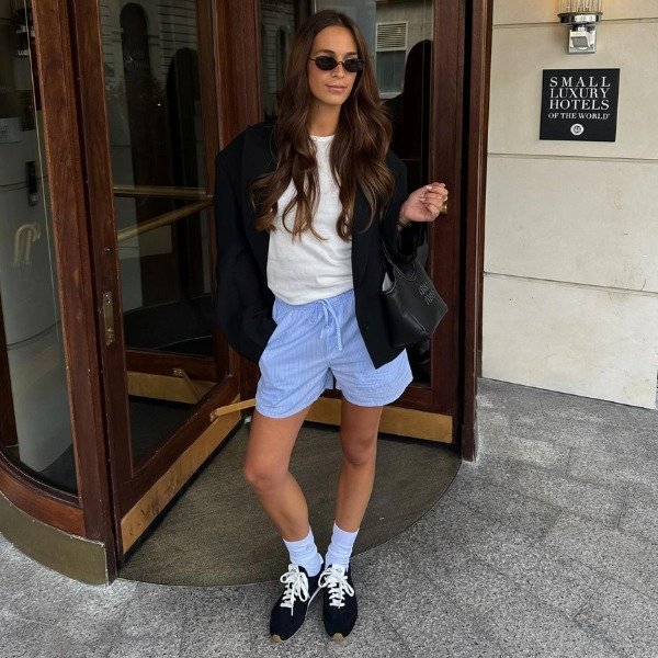 Tênis confortável feminino: 6 looks bonitos para apostar com o calçado