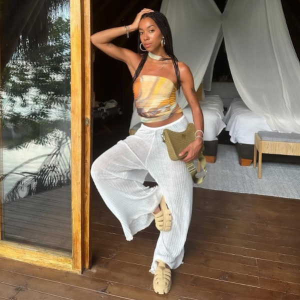 A blusa sem alça é a pedida perfeita para os dias quentes