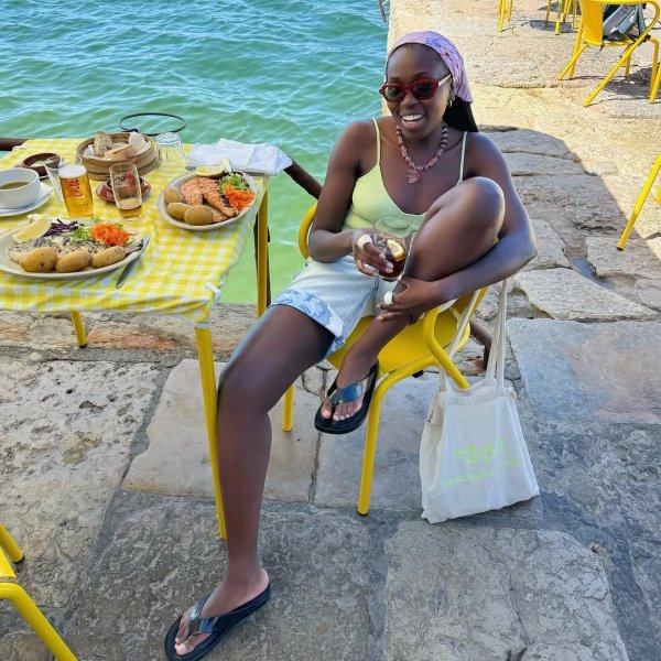 7 cores de sandália que irão salvar seus looks de verão