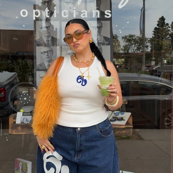 6 looks com regata: como usar a peça mais pedida do verão